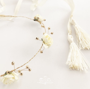 Coronita flores blancas